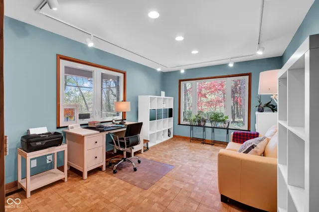 $695,000 | 9806 Raintree Drive North, Columbus, IN 47201