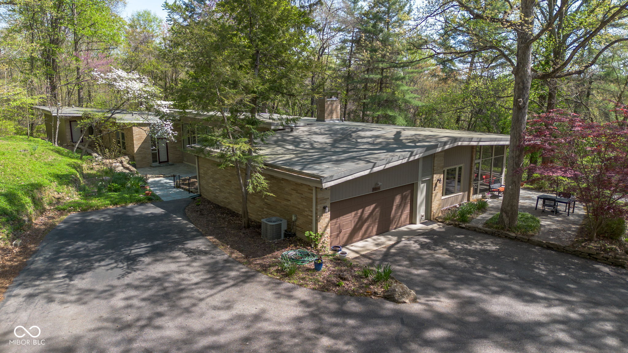 9806 Raintree Drive North Columbus, IN 47201 - Photo 4 of 31