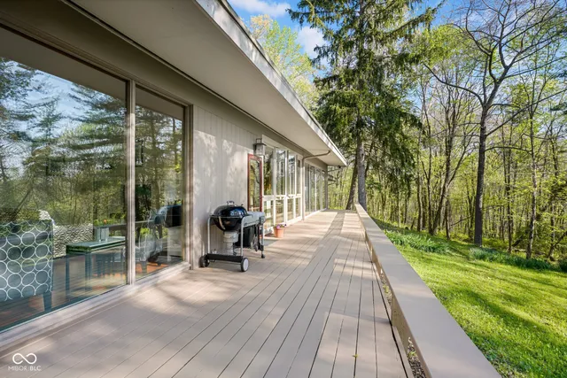 $695,000 | 9806 Raintree Drive North, Columbus, IN 47201