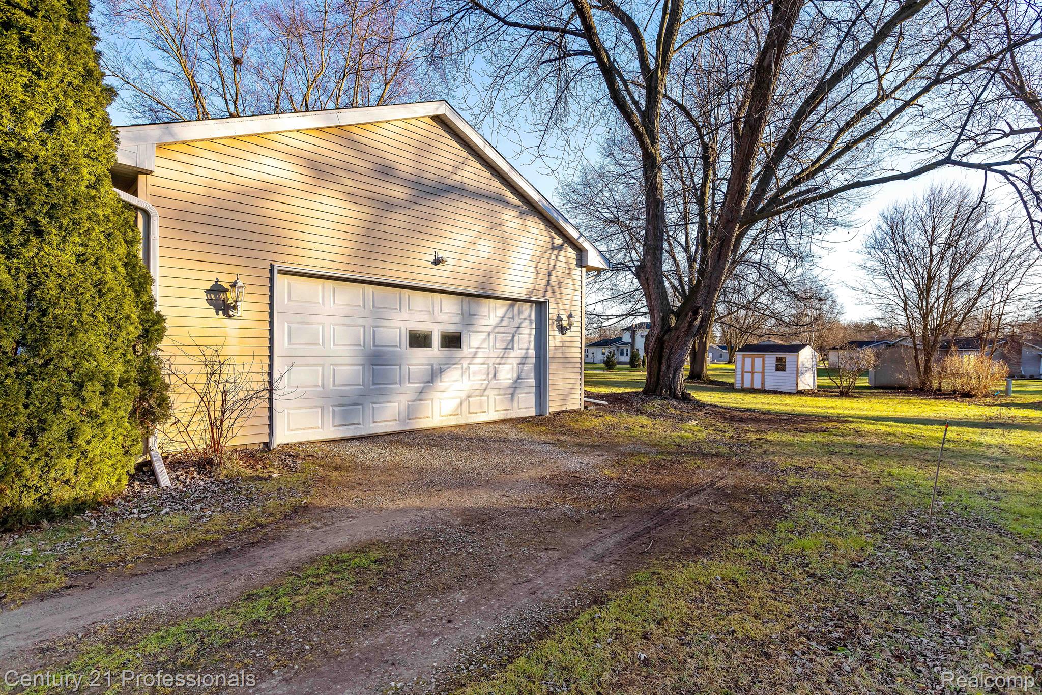 8044 Jordan Road Grand Blanc, MI 48439 - Photo 21 of 29 2 plus attached garage