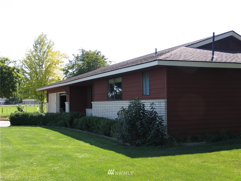 2352 Valley Road Northeast Moses Lake, WA 98837 - Photo 2 of 23 Gallery Image 2