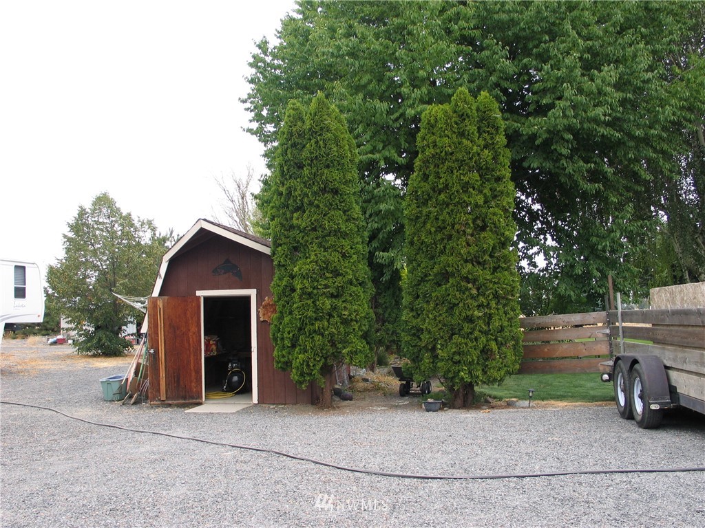 2352 Valley Road Northeast Moses Lake, WA 98837 - Photo 13 of 23 Gallery Image 13
