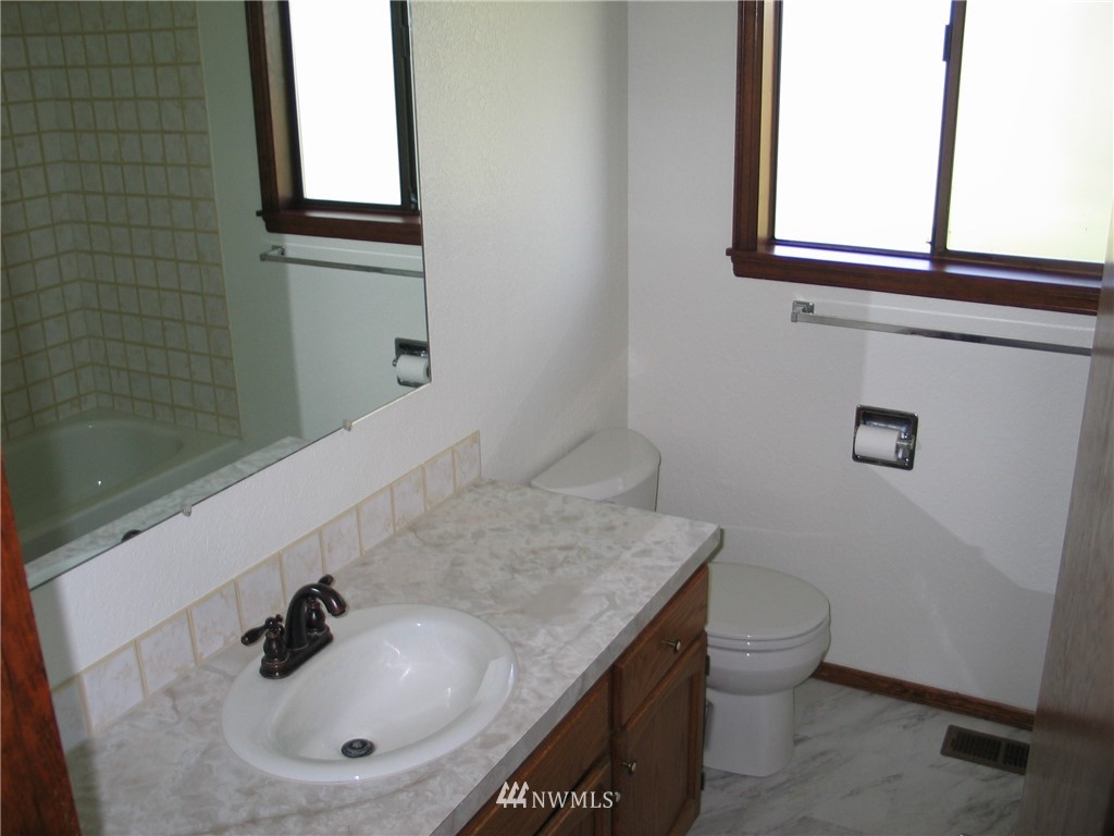2352 Valley Road Northeast Moses Lake, WA 98837 - Photo 20 of 23 Gallery Image 20