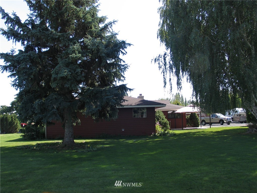 2352 Valley Road Northeast Moses Lake, WA 98837 - Photo 3 of 23 Gallery Image 3