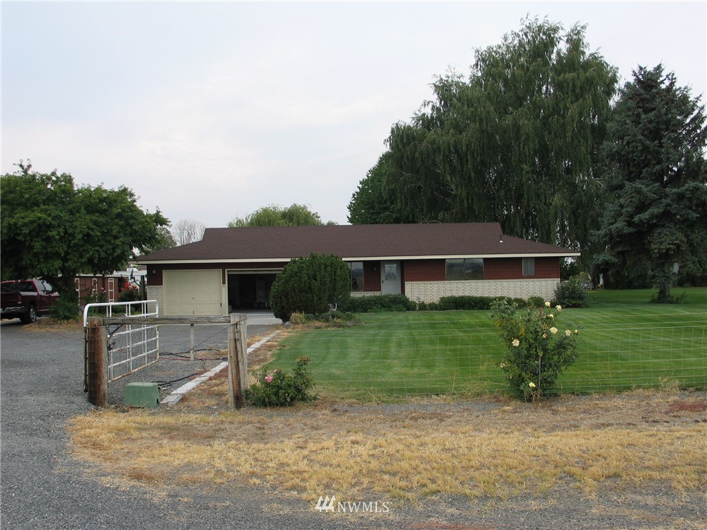 2352 Valley Road Northeast Moses Lake, WA 98837 - Photo 6 of 23 Gallery Image 6