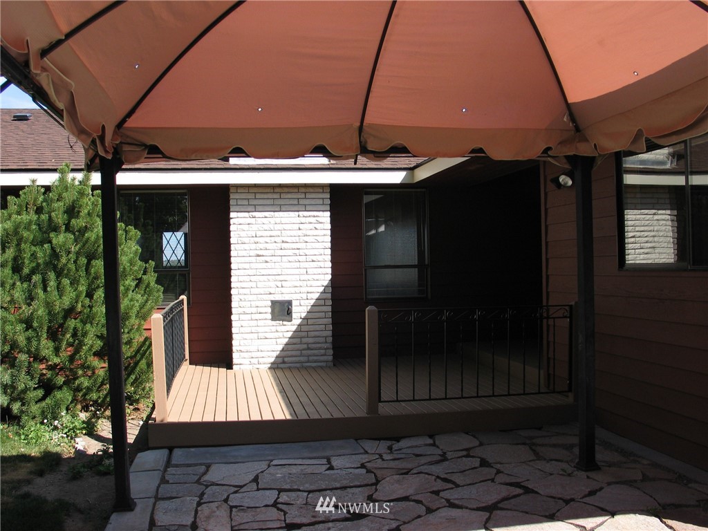 2352 Valley Road Northeast Moses Lake, WA 98837 - Photo 9 of 23 Gallery Image 9
