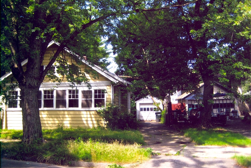 42 Newhall Street Springfield, MA 01109 - Photo 1 of 3 Gallery Image 1