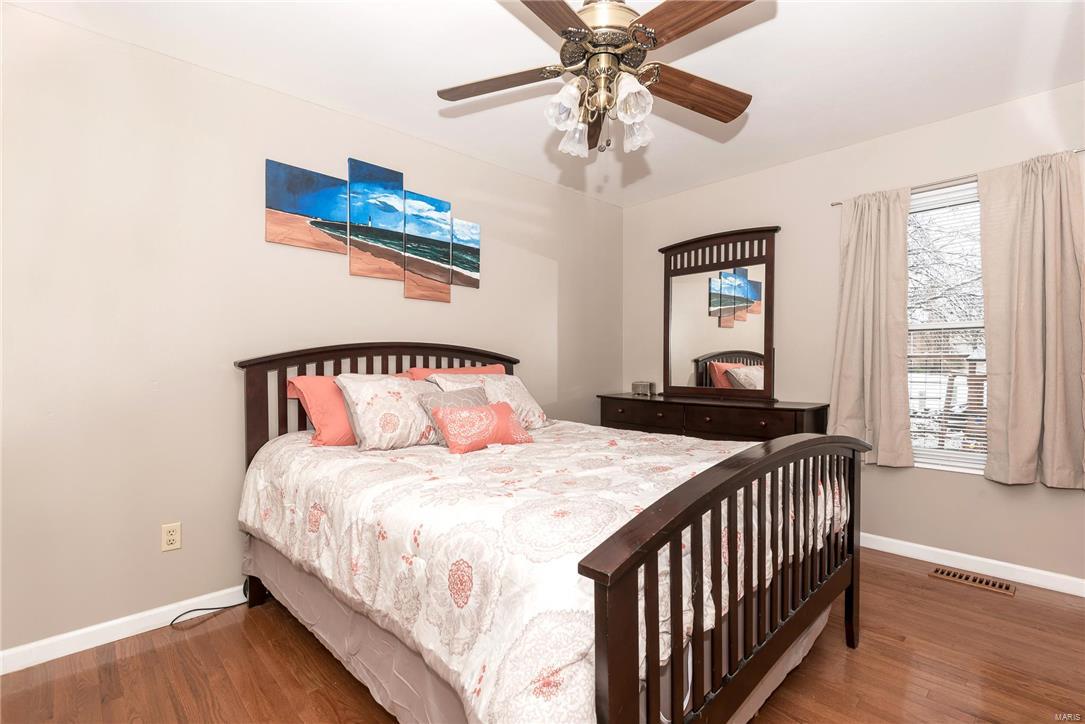 2162 Chatport Road St. Louis, MO 63129 - Photo 3 of 35