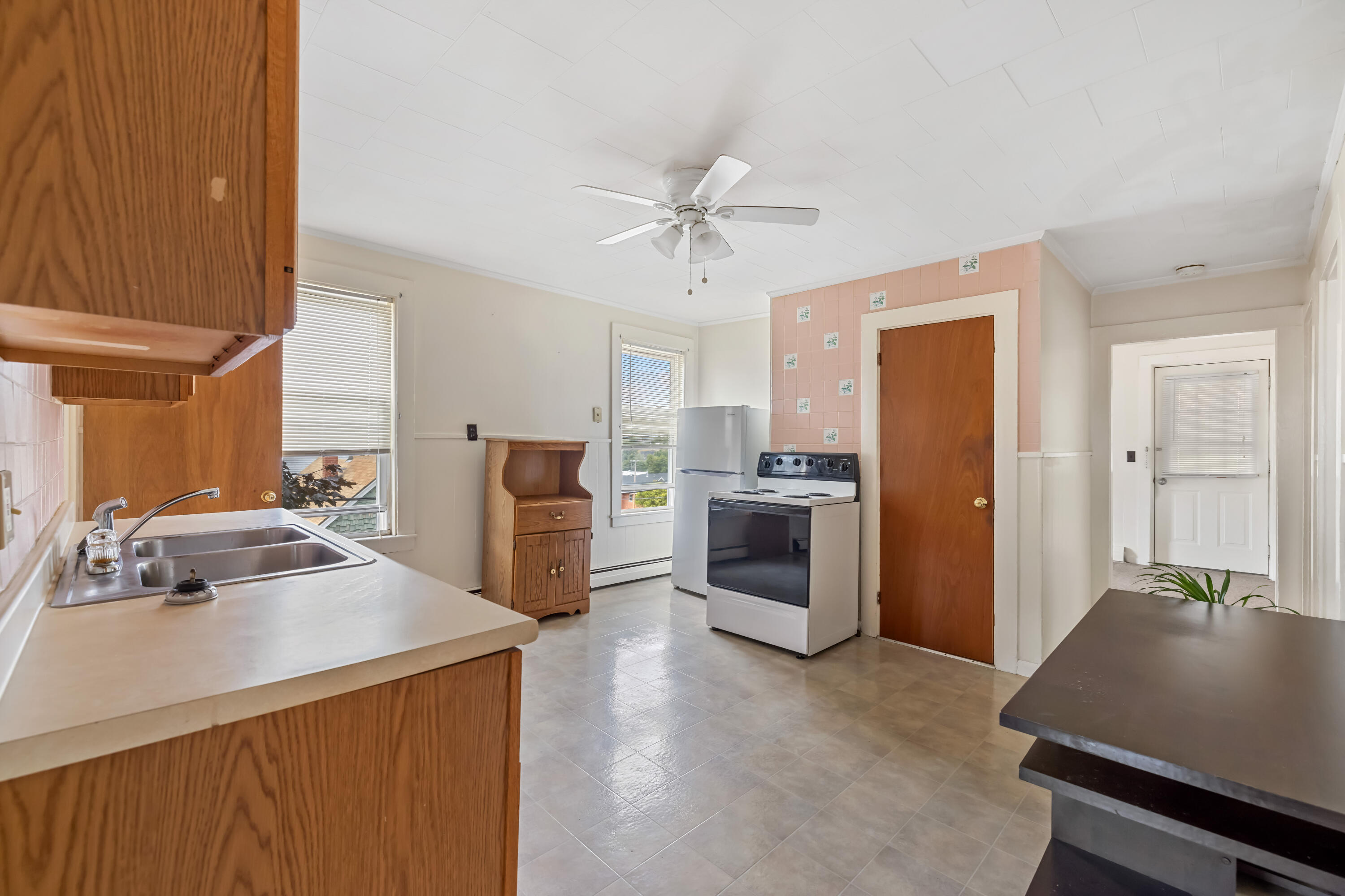 16 Clifford Street Biddeford, ME 04005 - Photo 4 of 25 3G0A2816