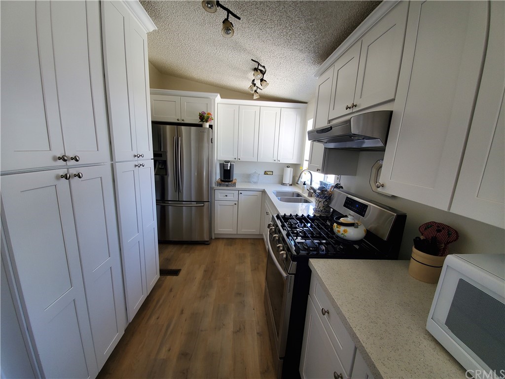 6605 Bartlett Drive Phelan, CA 92371 - Photo 10 of 27