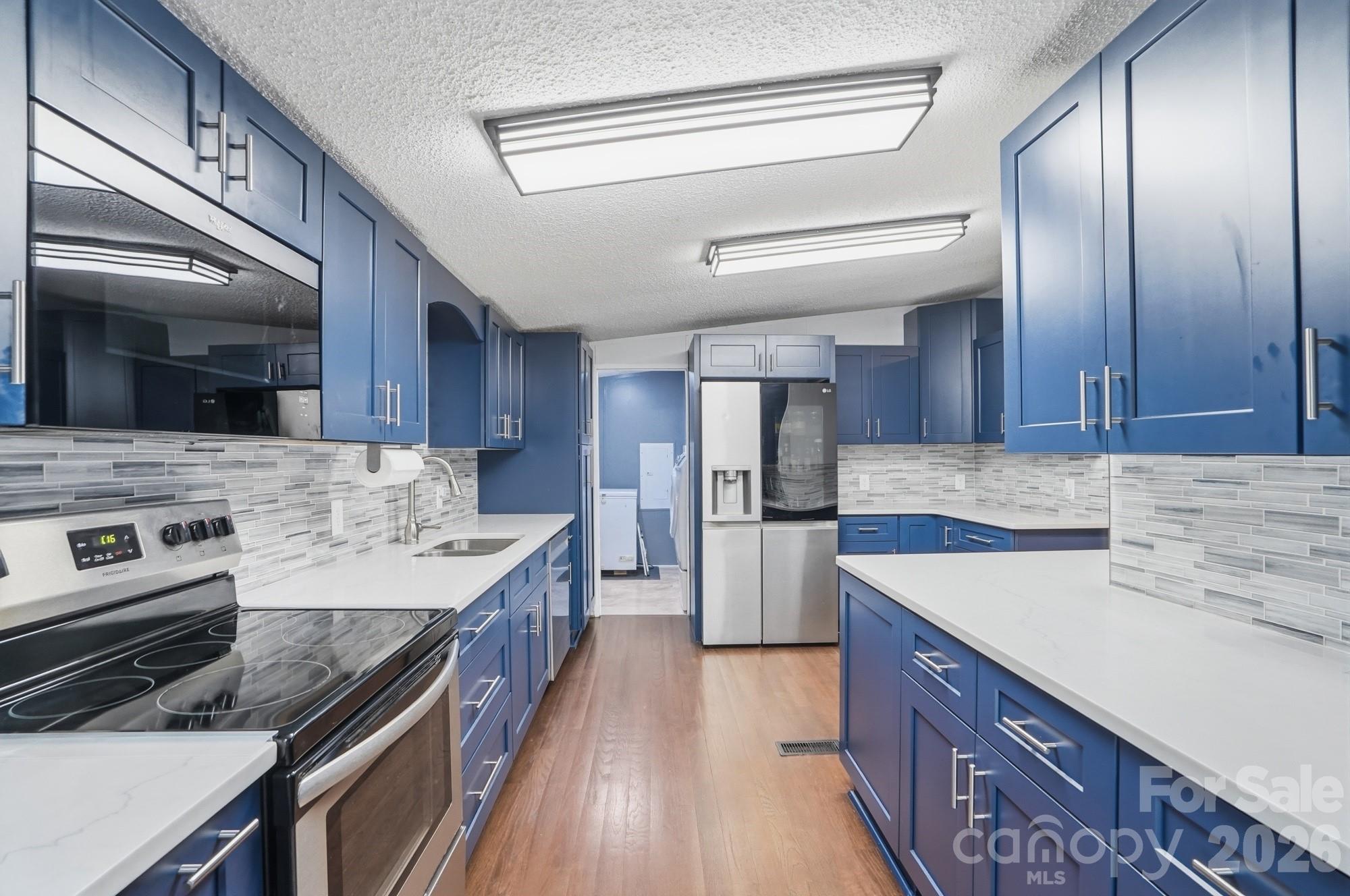 605 Ridgewood Court Mount Holly, NC 28120 - Photo 7 of 31