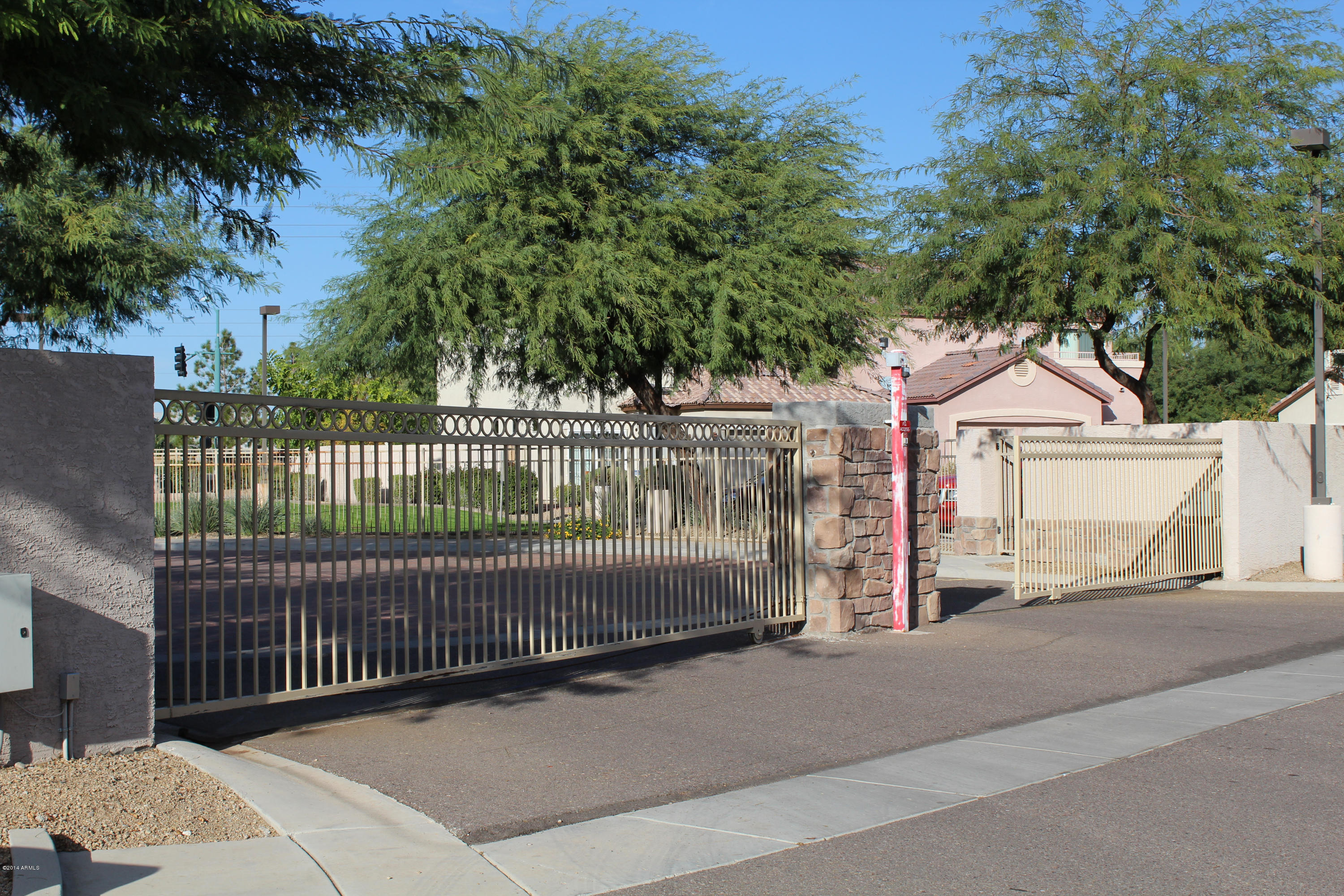 10225 West Camelback Road, Unit 2 Phoenix, AZ 85037 - Photo 9 of 24 10225 W CAMELBACK # 2 004