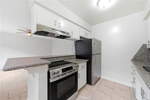 $2,275 | 912 Gladys Avenue, Long Beach, CA 90804