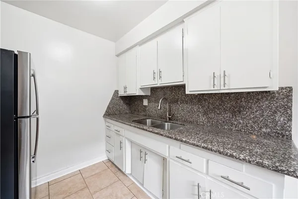 $2,275 | 912 Gladys Avenue, Long Beach, CA 90804