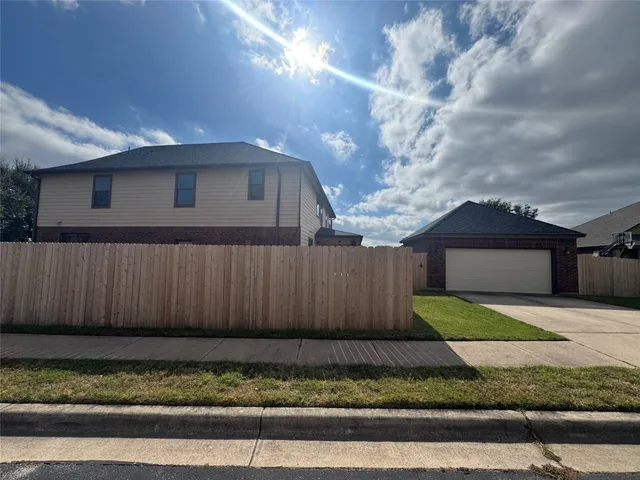 $2,500 | 500 Springbrook Road, Pflugerville, TX 78660