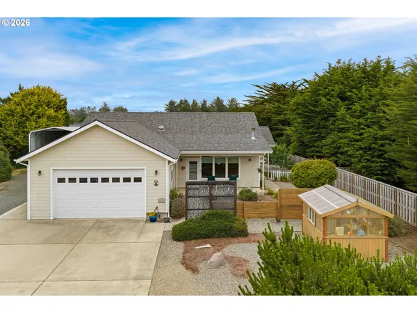 $649,000 | 691 Seabird Drive, Bandon, OR 97411
