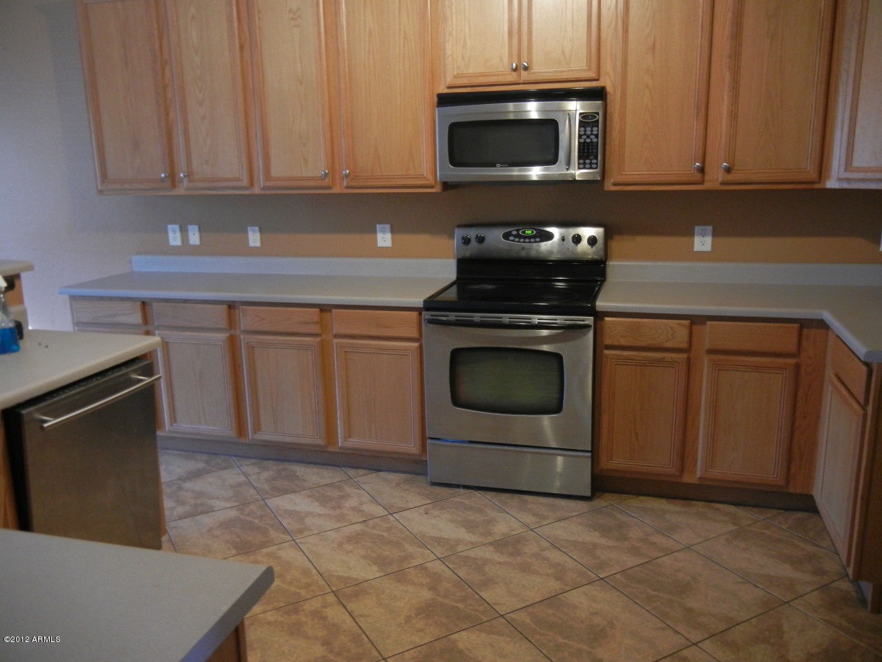 2619 West Carson Road Phoenix, AZ 85041 - Photo 3 of 9 Kitchen