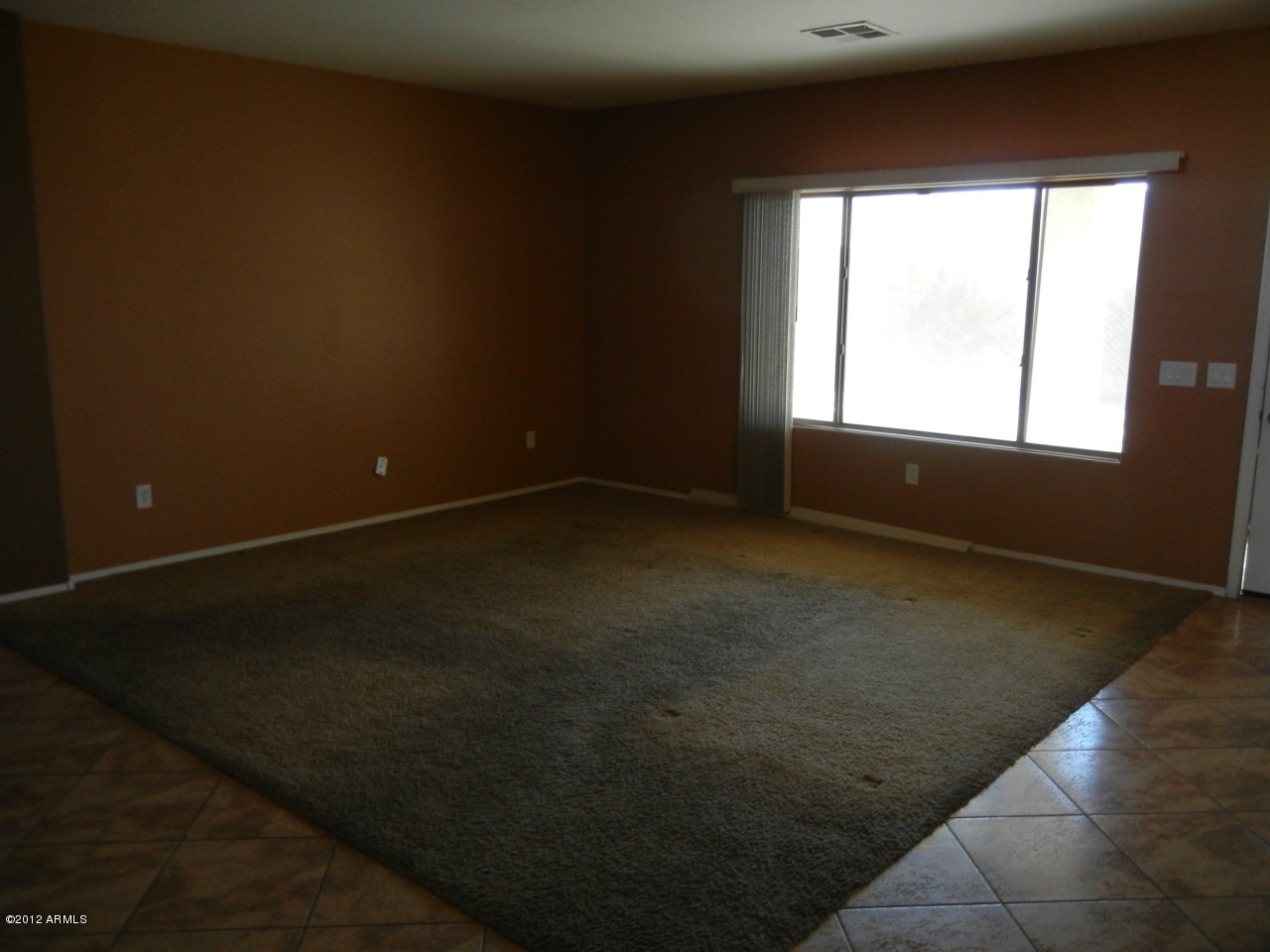 2619 West Carson Road Phoenix, AZ 85041 - Photo 4 of 9 Living Room