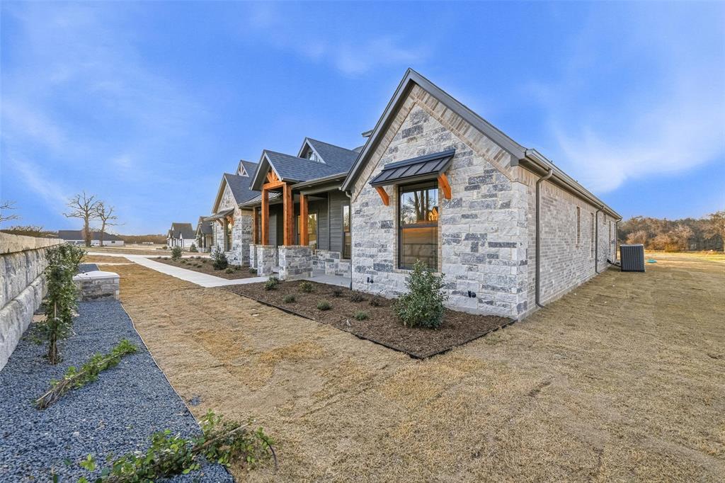 195 Rio Rancho Drive Decatur, TX 76234 - Photo 4 of 40