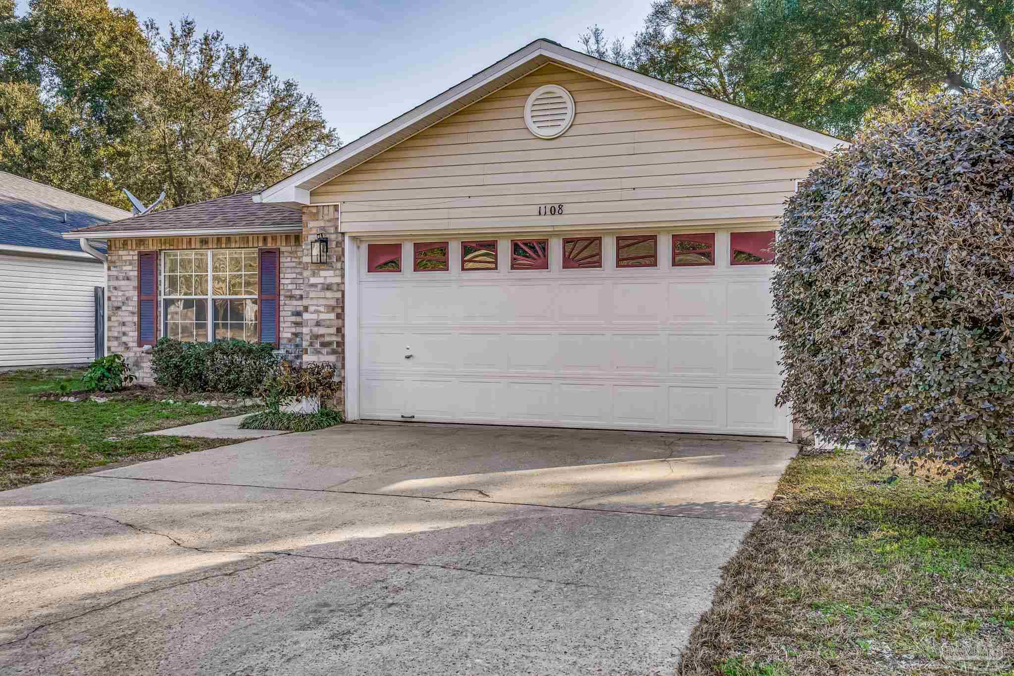 1108 Simpson Street Pensacola, FL 32526 - Photo 4 of 49