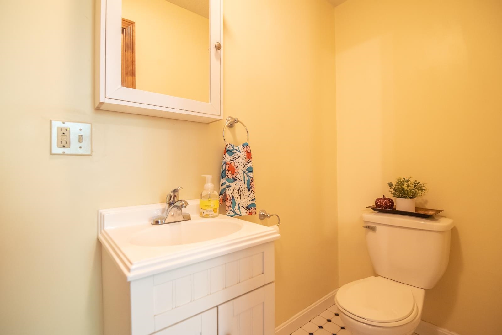 46 B Dale Road, Unit B Hooksett, NH 03106 - Photo 10 of 35