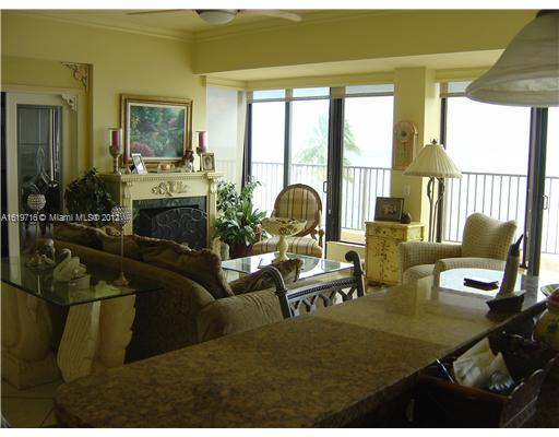 1751 North Surf Road, Unit PH Hollywood, FL 33019 - Photo 3 of 18 Living Room