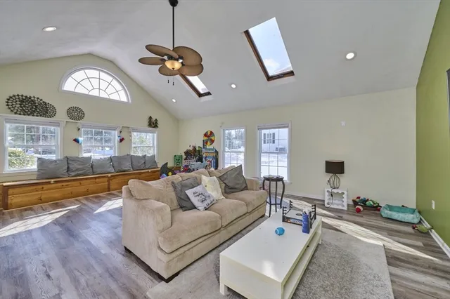 $680,000 | 45 Main Street, Chelmsford, MA 01863