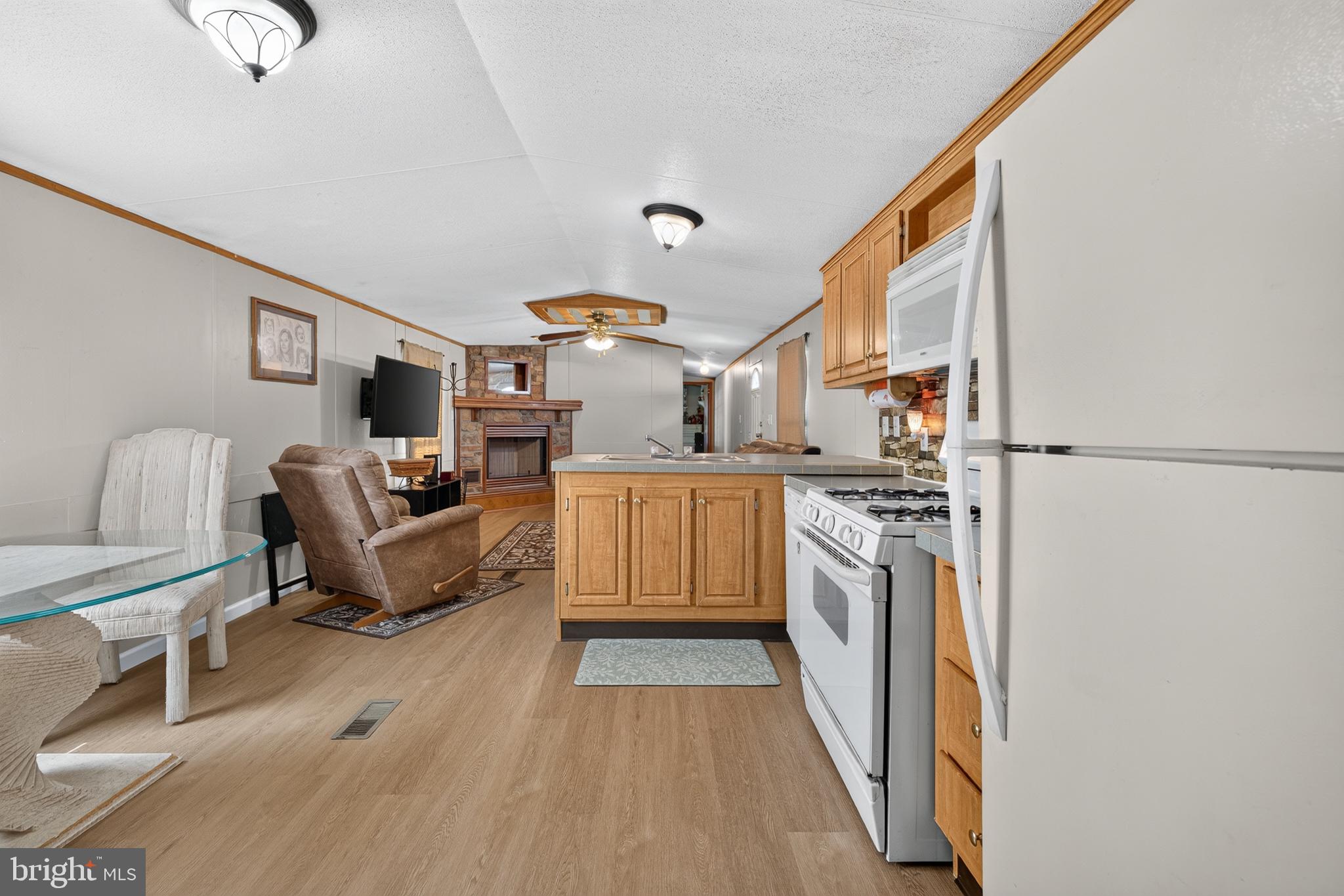 8 West Reybold Drive, Unit 8 Middletown, DE 19709 - Photo 8 of 30 Modern kitchen in cozy living space.