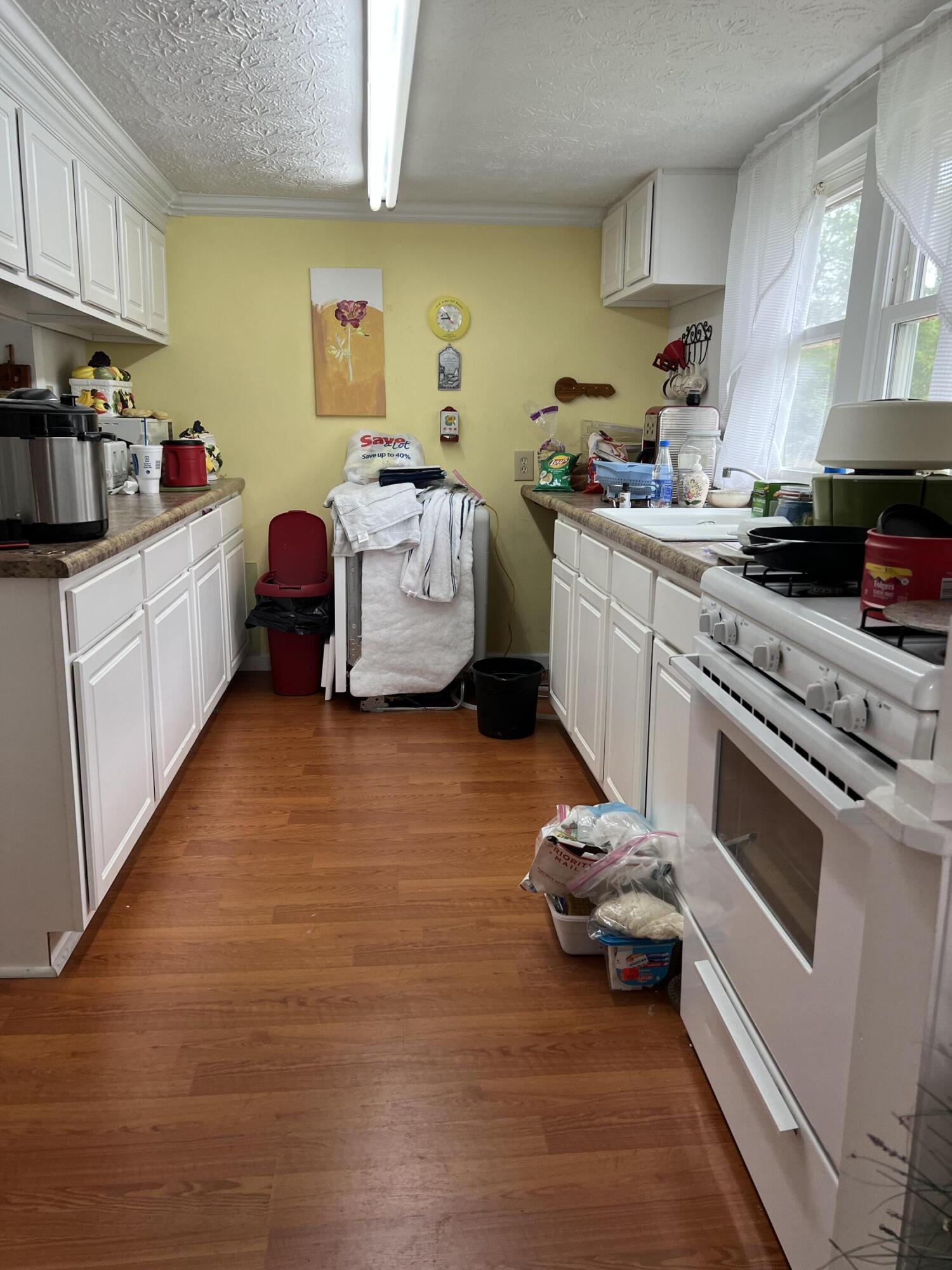 431 Bellwood Road Middlesboro, KY 40965 - Photo 11 of 26 IMG_2383