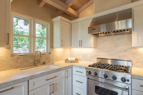 $3,950,000 | Casanova 3 Se Of 4th, Carmel, CA 93921