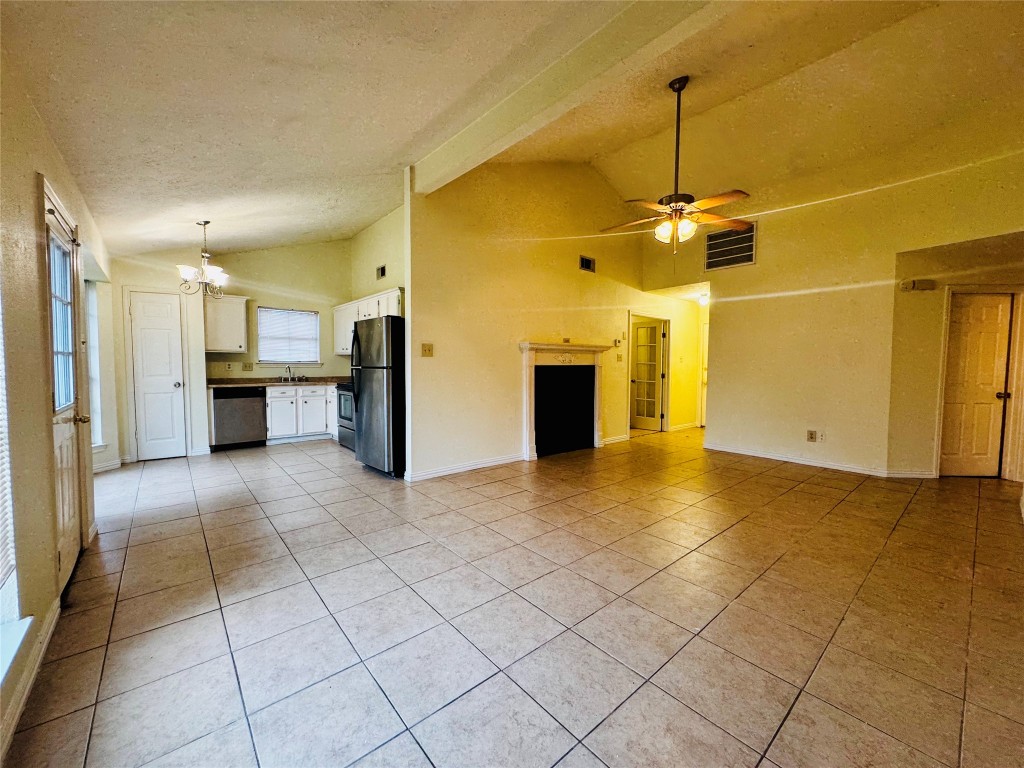 17118 Amber Ridge Drive Sugar Land, TX 77498 - Photo 13 of 20 a view of a livingroom with a furniture