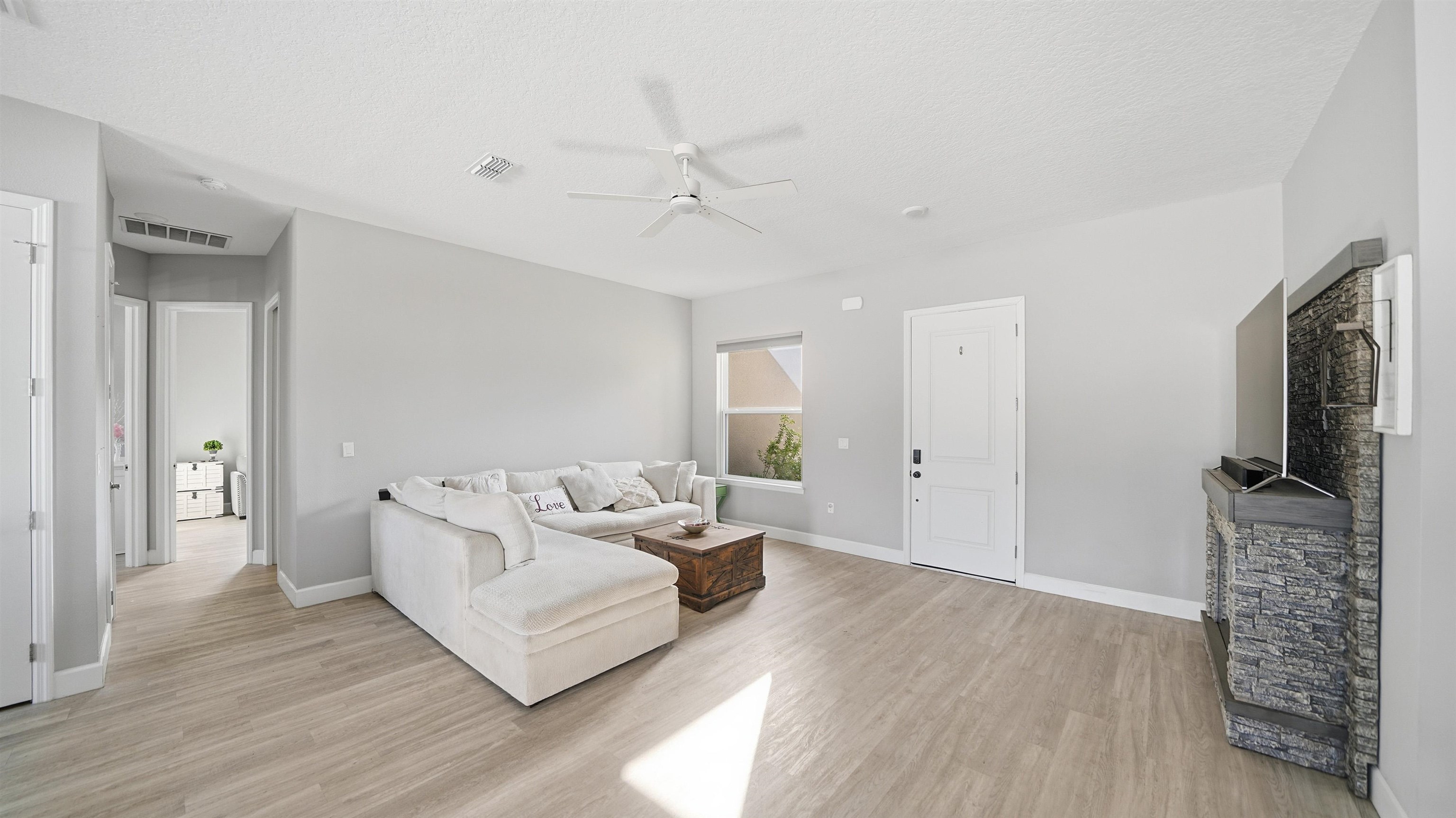 65 Raintree Place Palm Coast, FL 32164 - Photo 4 of 32