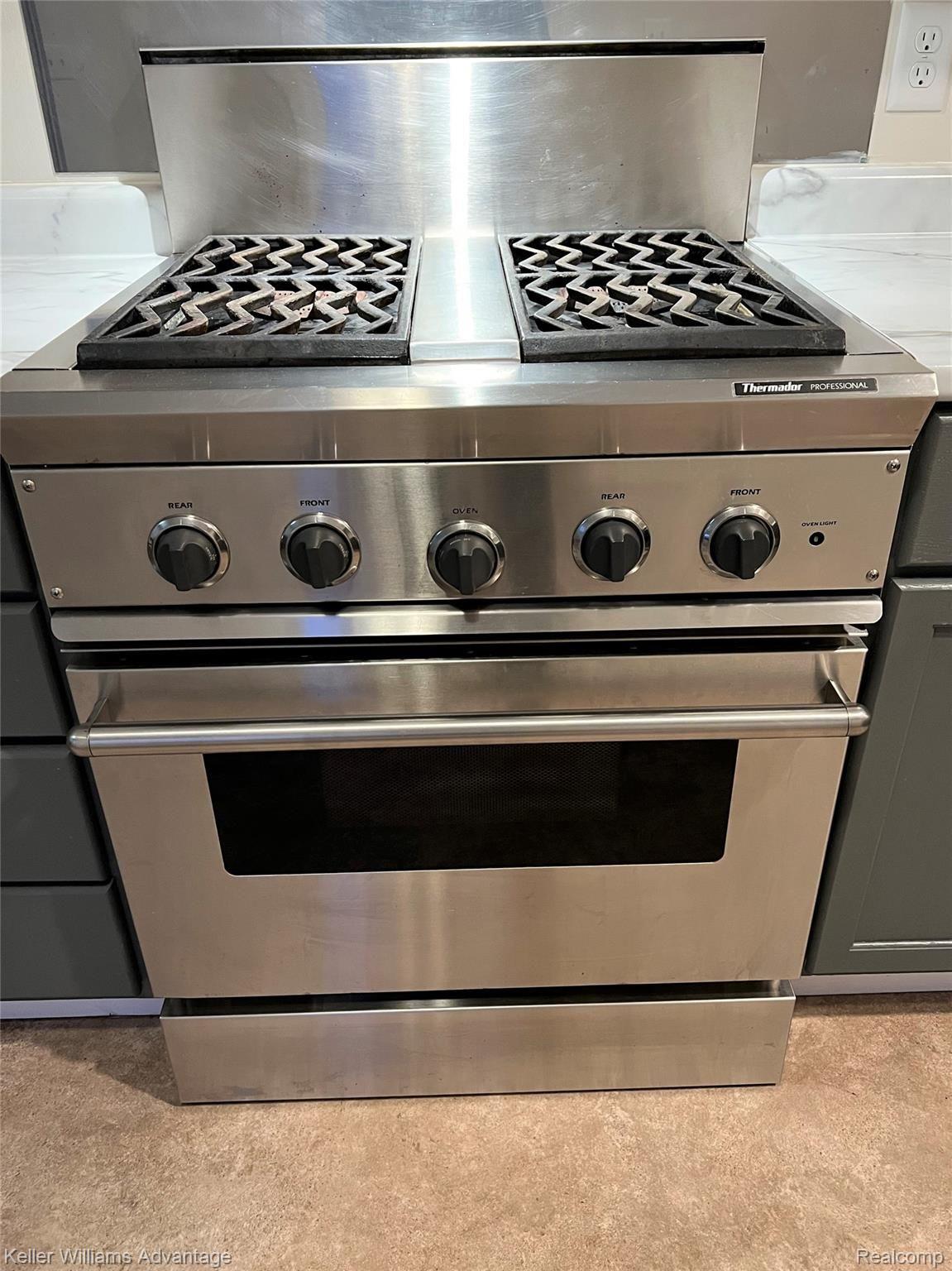 12055 Hadley Road Gregory, MI 48137 - Photo 12 of 37 Thermador Gas Range