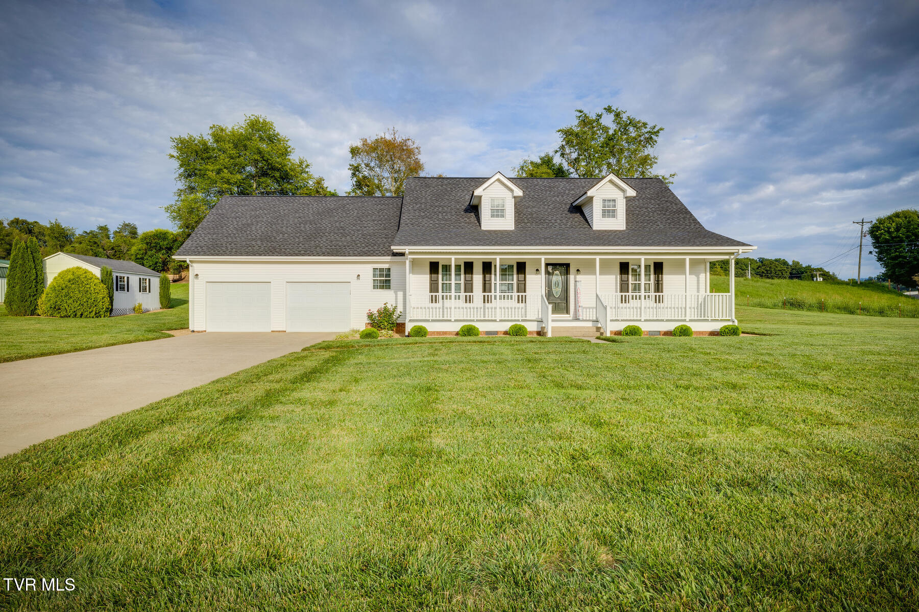 463 Pine Ridge Drive Afton, TN 37616 - Photo 5 of 43 001