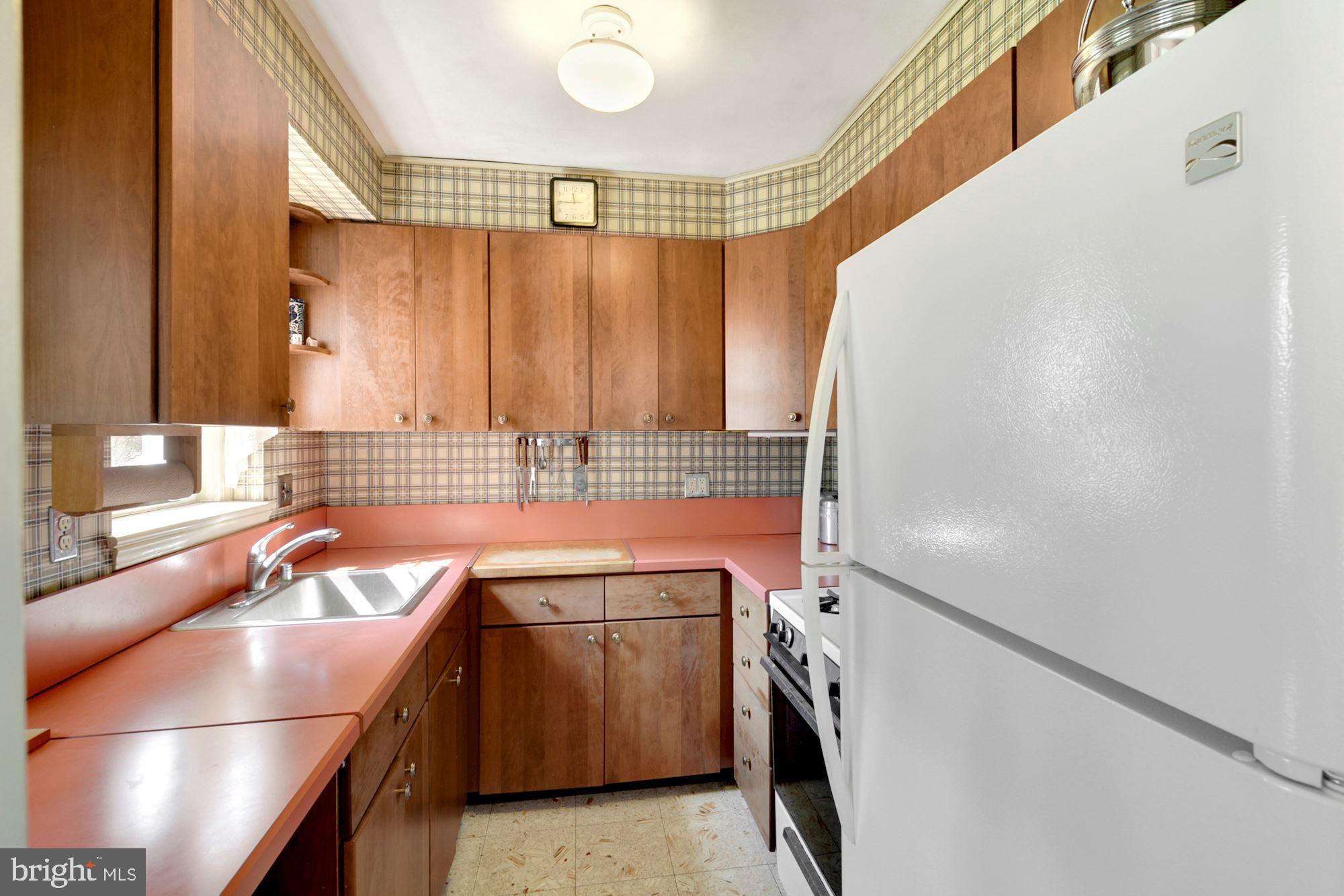 1818 Arcola Avenue Silver Spring, MD 20902 - Photo 15 of 38 very efficient kitchen