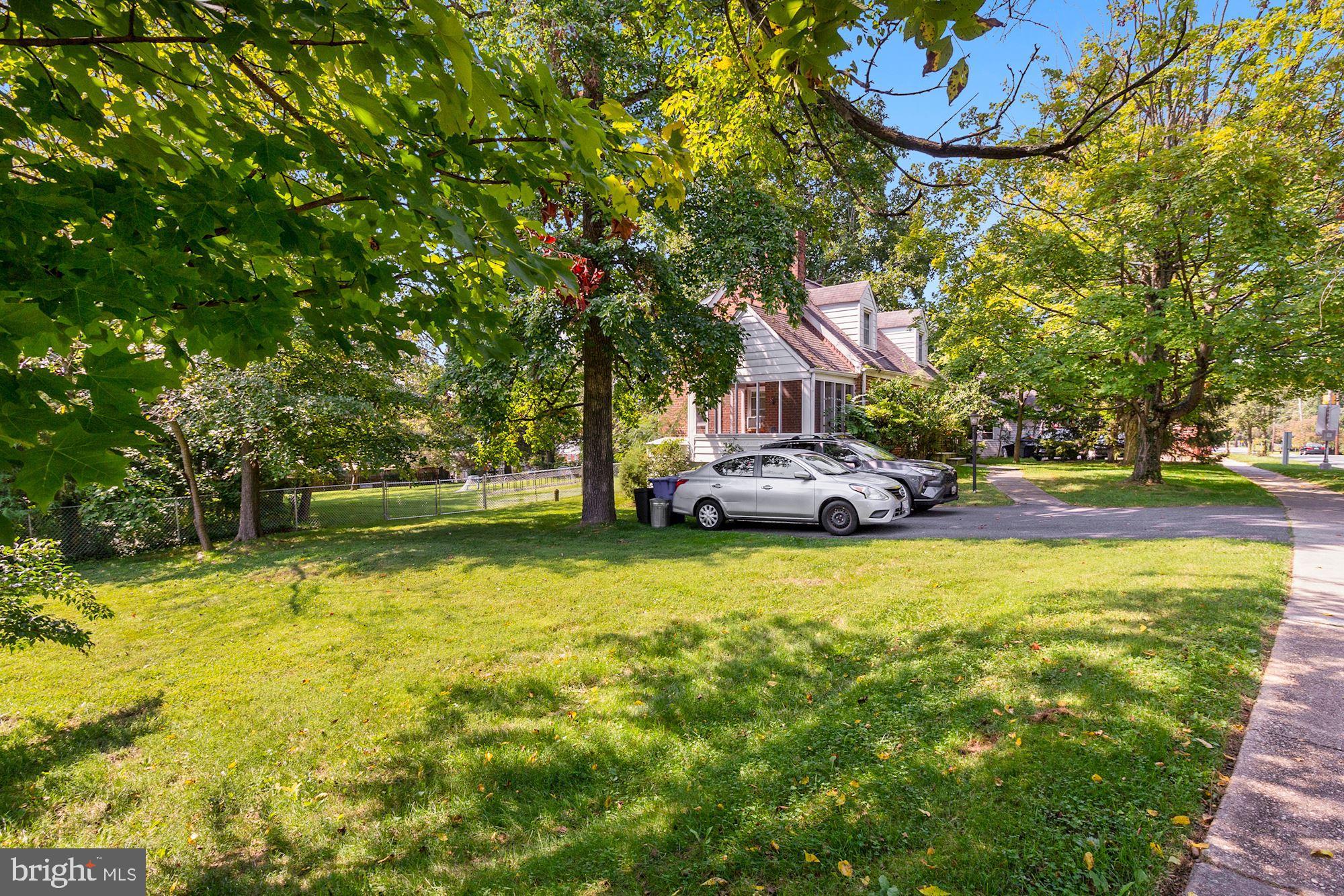 1818 Arcola Avenue Silver Spring, MD 20902 - Photo 3 of 38 Additional lot included in price.