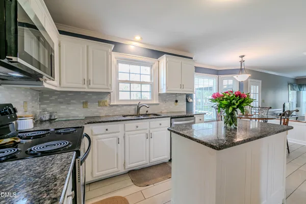 $600,000 | 1010 Queensbury Circle, Durham, NC 27713