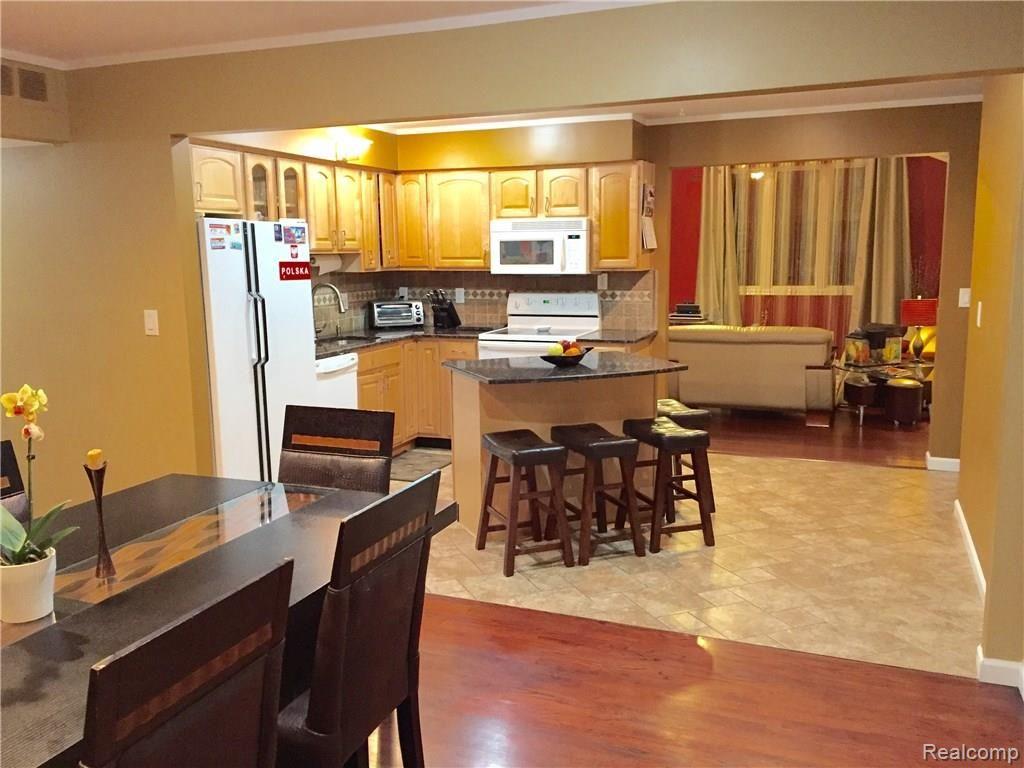 13452 Perry Circle Warren, MI 48088 - Photo 11 of 34 IMG_7212.JPG
