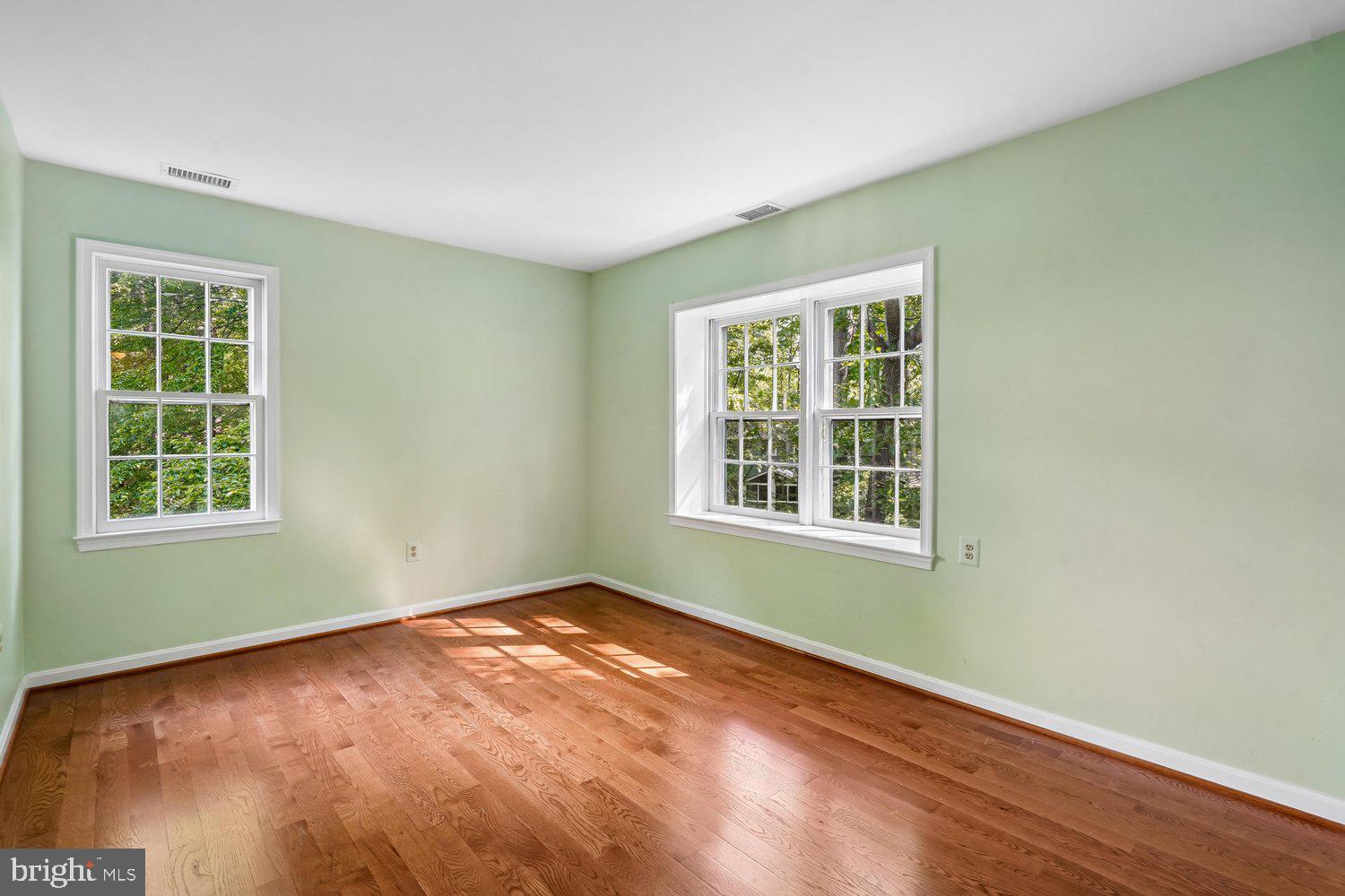 10802 Dayflower Court Reston, VA 20191 - Photo 24 of 44 Bedroom 3