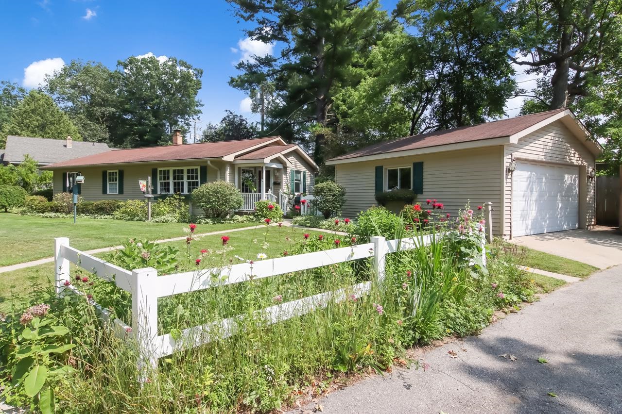 1208 Anderson Road Traverse City, MI 49686 - Photo 21 of 28 1913380-20.JPG