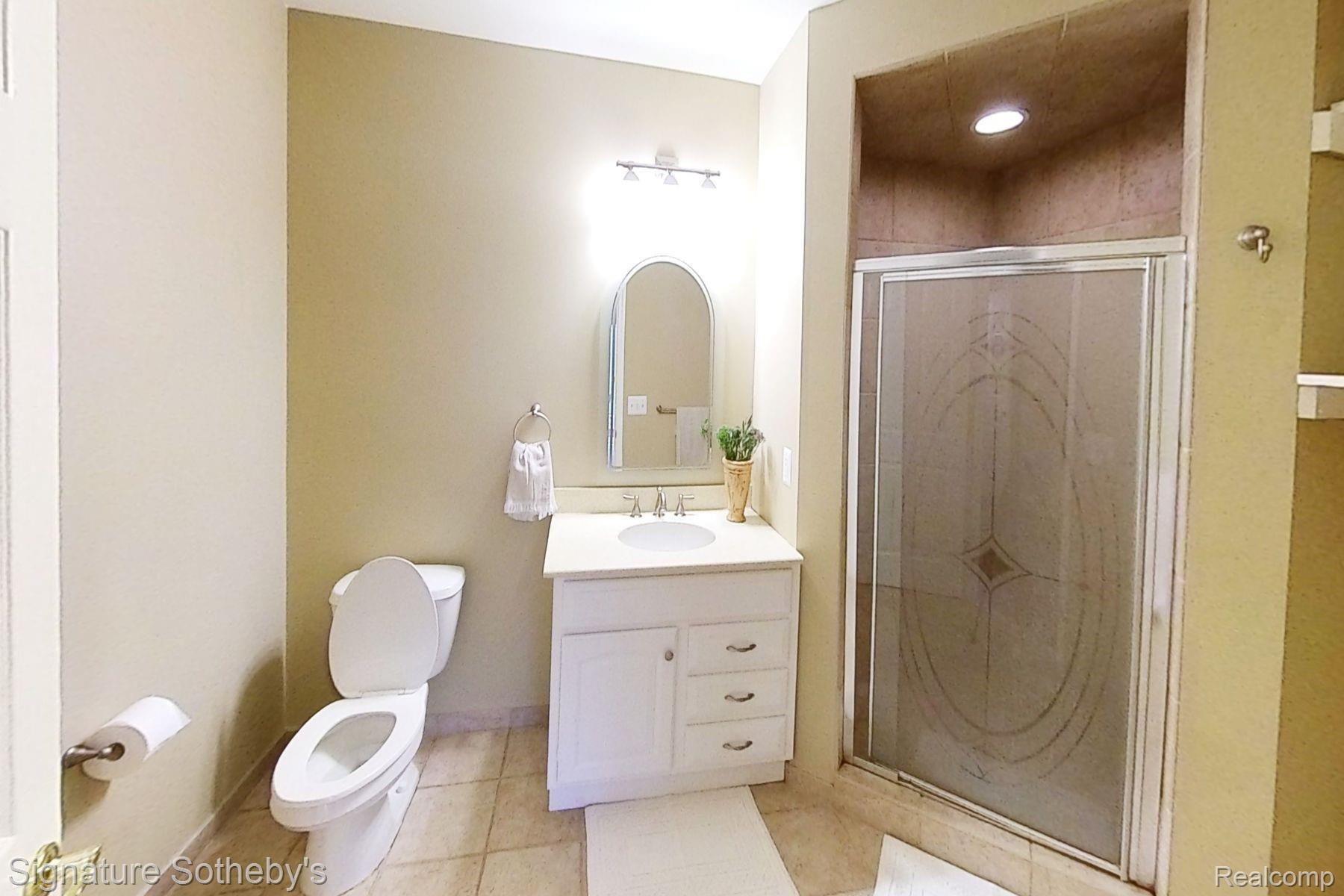 1415 Kentfield Drive Rochester, MI 48307 - Photo 16 of 49 basementbath.jpg