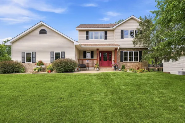 $725,000 | 365 Windsor Lane, Mahtomedi, MN 55115
