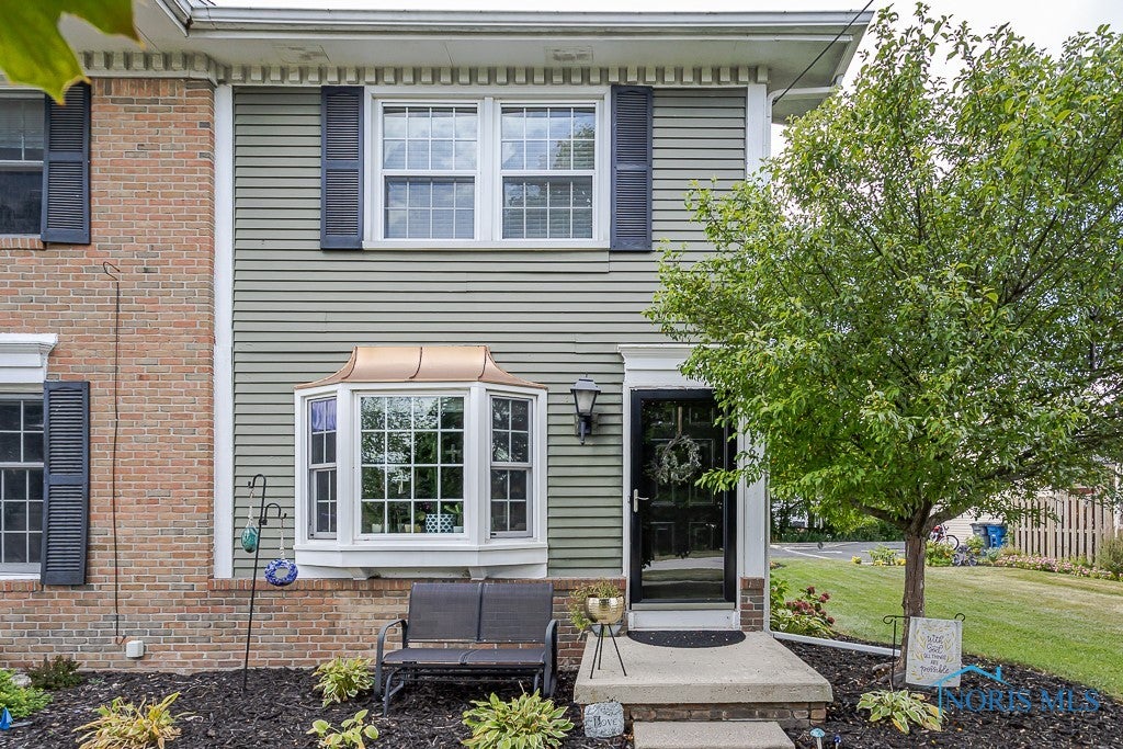 28367 Simmons Road Perrysburg, OH 43551 - Photo 1 of 23 Gallery Image 1