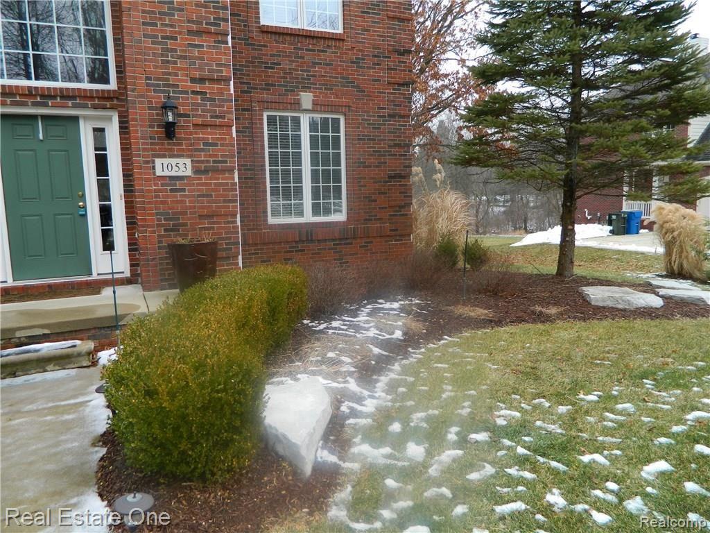 1053 Seville Road Rochester Hills, MI 48309 - Photo 7 of 66