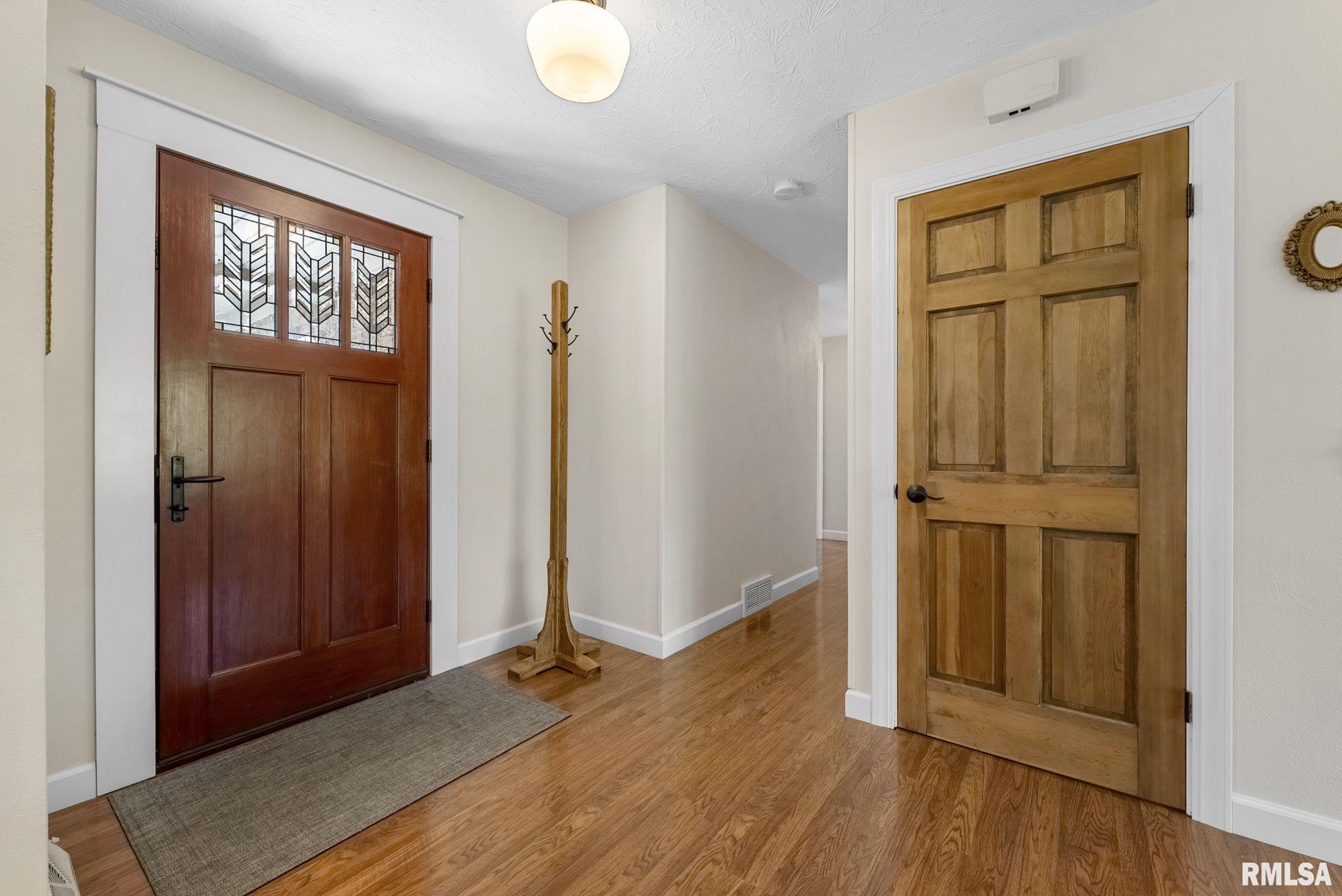 10326 133rd St Court West Taylor Ridge, IL 61284 - Photo 6 of 43 Gallery Image 6