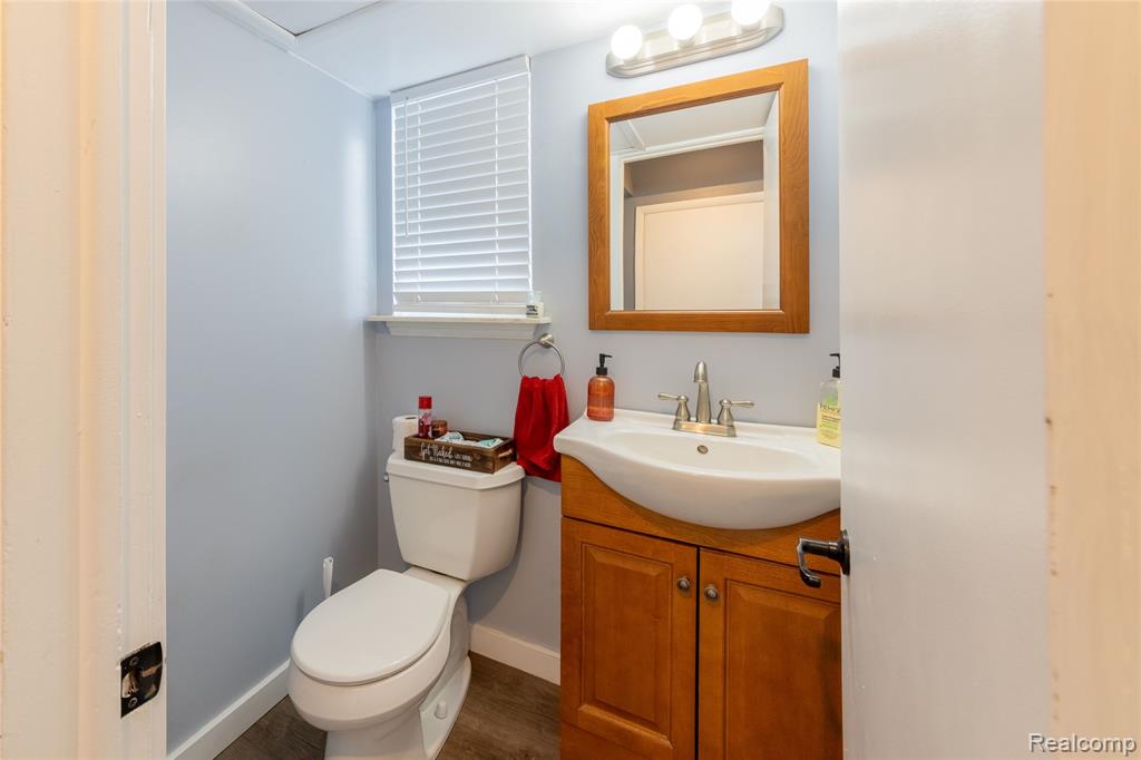 37726 Walnut Street Romulus, MI 48174 - Photo 9 of 20 Gallery Image 9