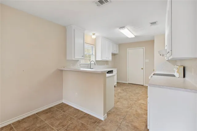 $299,900 | 2511 Westwood Main Drive, Bryan, TX 77807