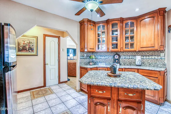 $289,000 | 916 Mike Maros Street, Fabens, TX 79838