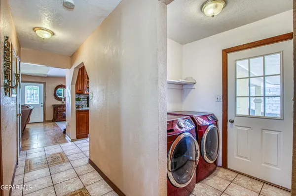 $289,000 | 916 Mike Maros Street, Fabens, TX 79838