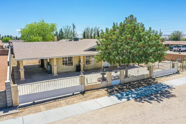 $289,000 | 916 Mike Maros Street, Fabens, TX 79838